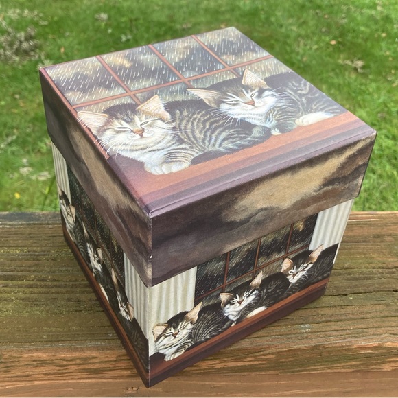Vintage Cats on a Rainy Day Keepsake Storage Box Decor Gift Bob’s Boxes 6”x6”x6” - Picture 5 of 13